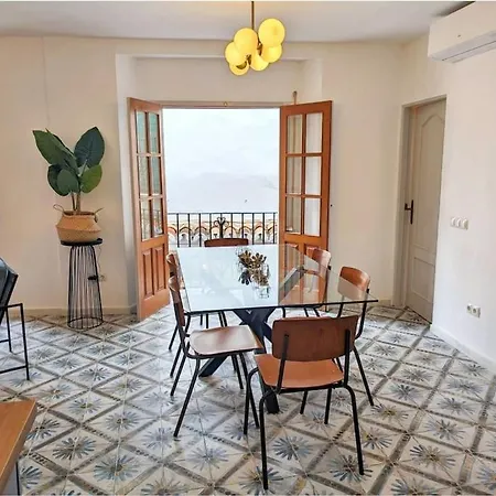 Beautiful Old Town Retreat *